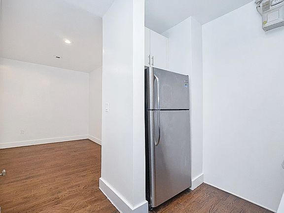 4th image of 565 W 139th St APT 20