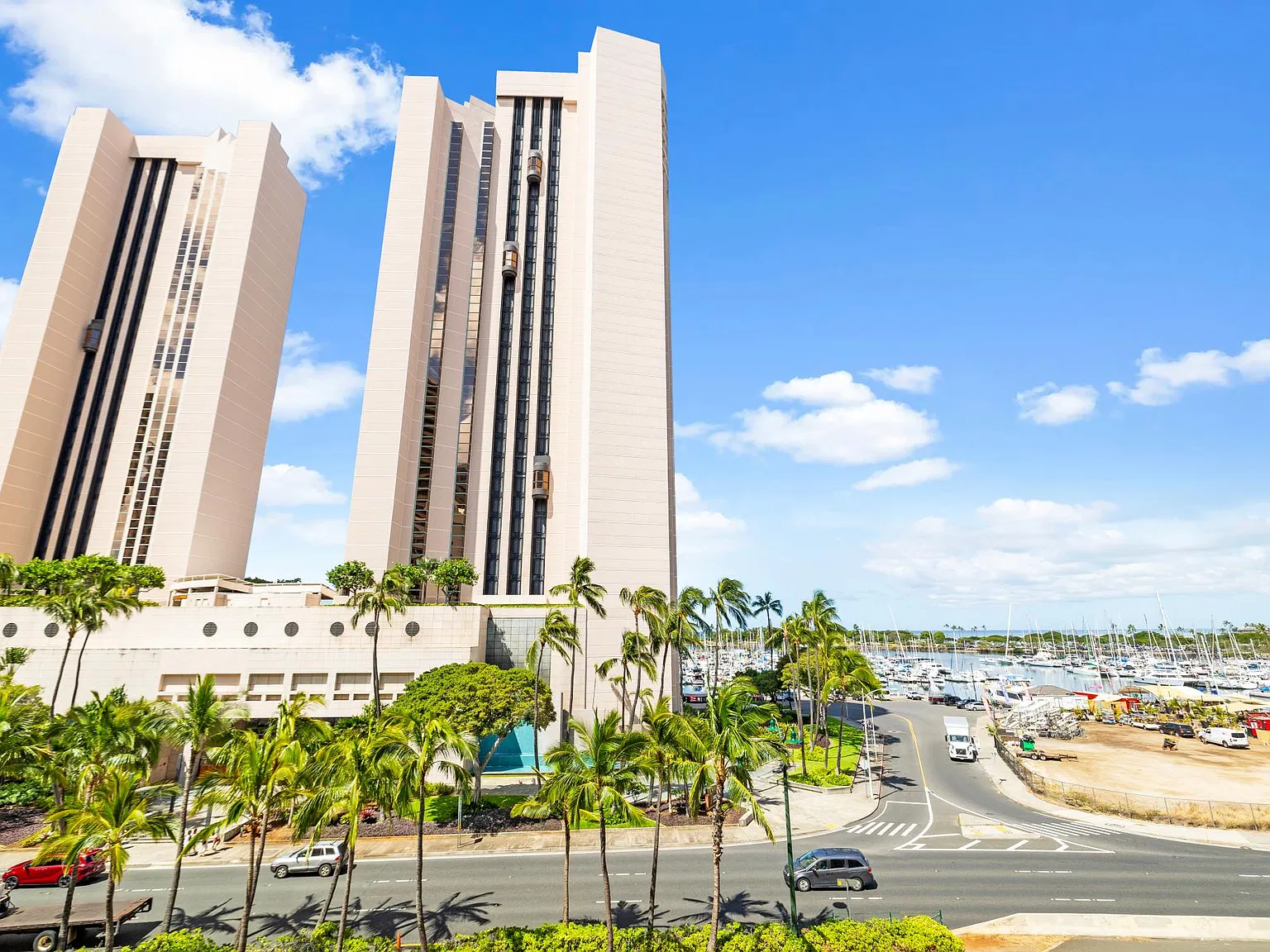 1676 Ala Moana Blvd — Photo 3