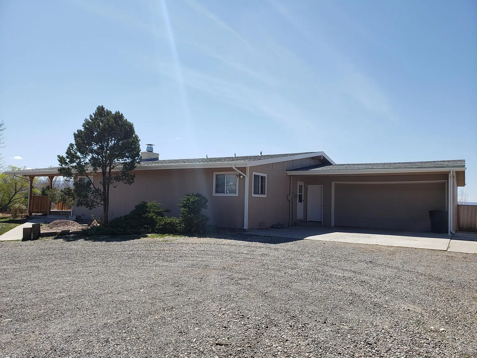 3 bed, 2349 sqft, $2,050 — Photo 3