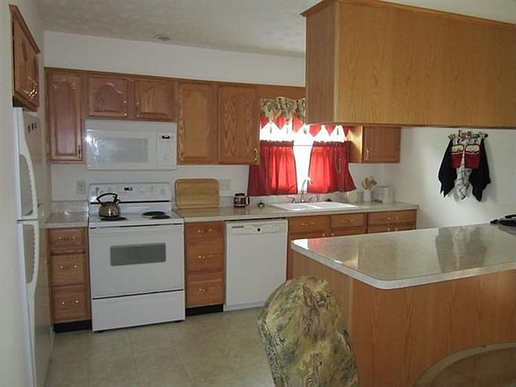 2nd image of 1171 Heritage Ln