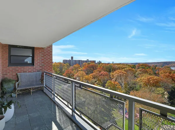 4705 Henry Hudson Parkway image 4 of 22