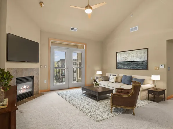 8253 Mayo Dr Unit 305, Madison, WI 53719
