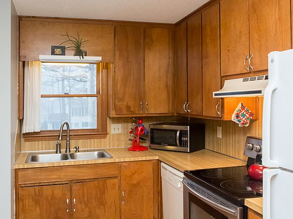 4th image of 102 Weatherstone Dr Unit A