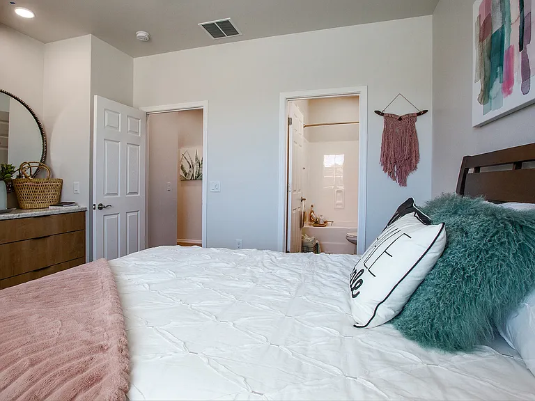 San Stefano Townhomes — Photo 13