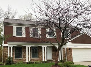 250 Lynbrook Dr, Bloomingdale, IL 60108