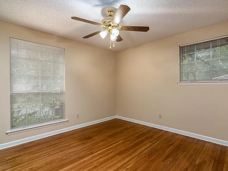 9601 Temple Dr — Photo 25