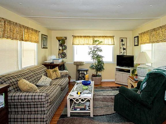 5th image of 951 Cashew Cir
