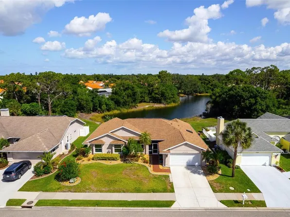 5009 Southern Pine Cir, Venice, FL 34293