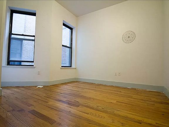 3rd image of 469 Park Pl APT 2B