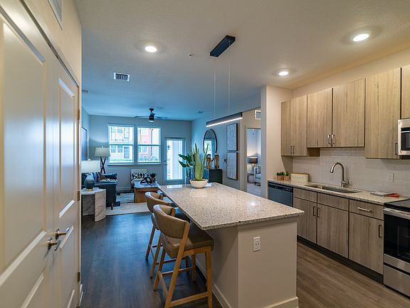 5th image of 500 Spencer Ave #2-401