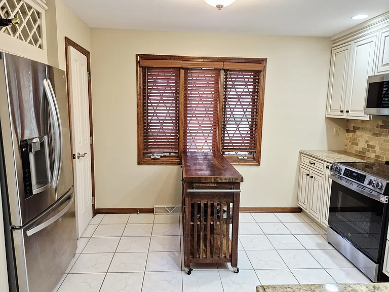 1589 Stone Mansion Dr — Photo 4