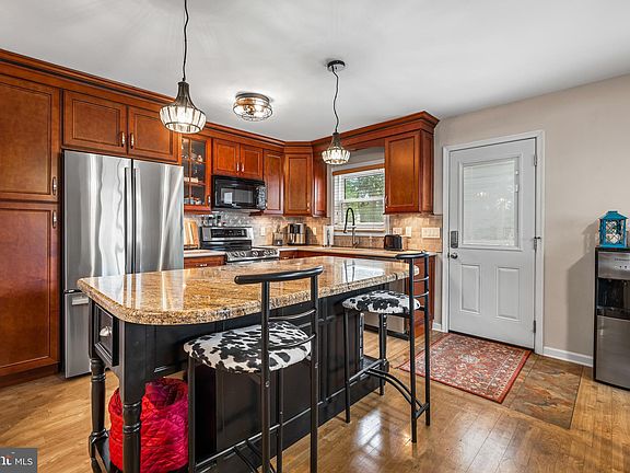 5th image of 311 Berrymans Ln