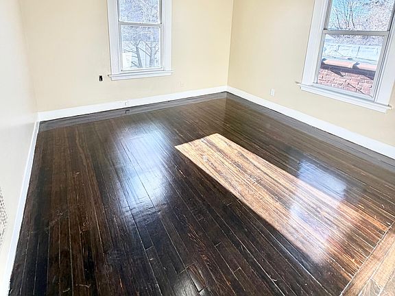 2nd image of 534 Whalley Ave #2