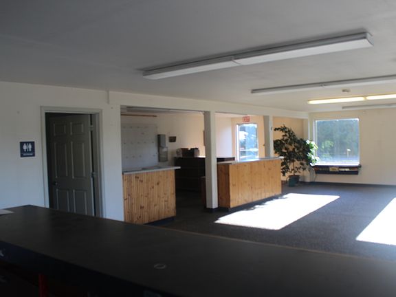 Showroom/Store
