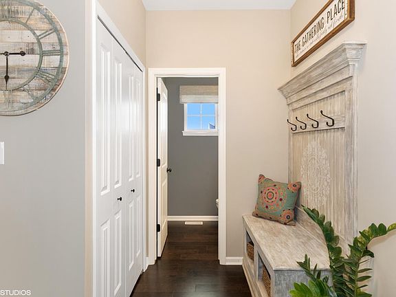 5th image of 11165 Song St