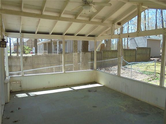 3rd image of 3848 Mill Glen Dr