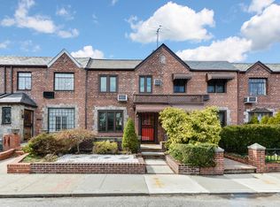 6762 Selfridge St, Forest Hills, NY 11375