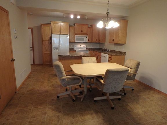 5th image of 12161 Xylite St NE Unit B