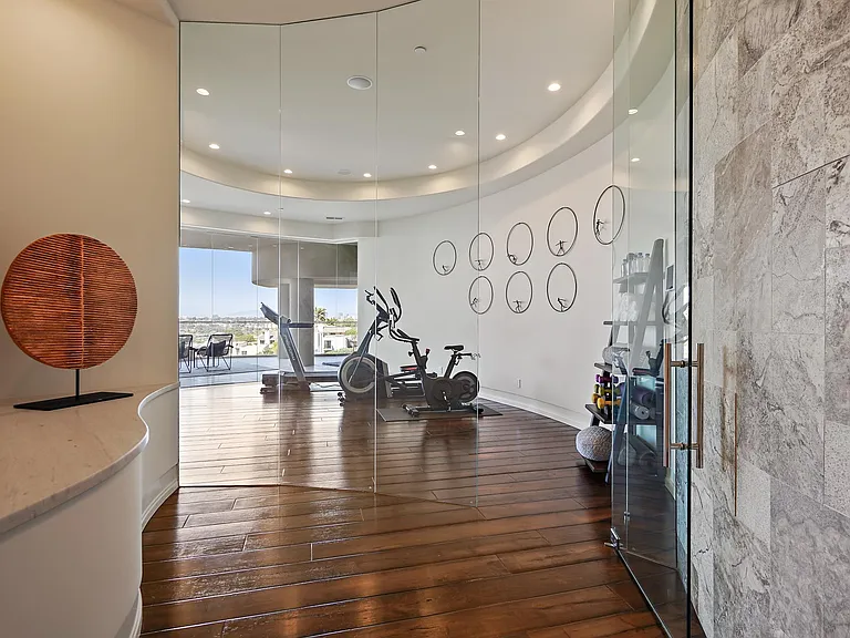 7447 Hillside Dr — Photo 29