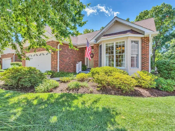 5651 Hillcamp Ct, Saint Louis, MO 63128