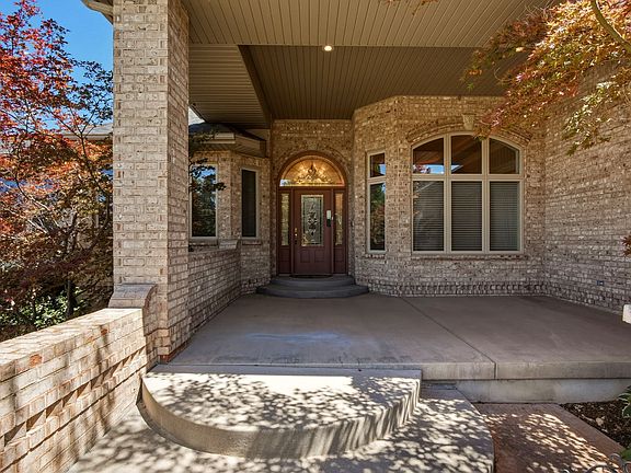 5th image of 357 S Aspen Dr
