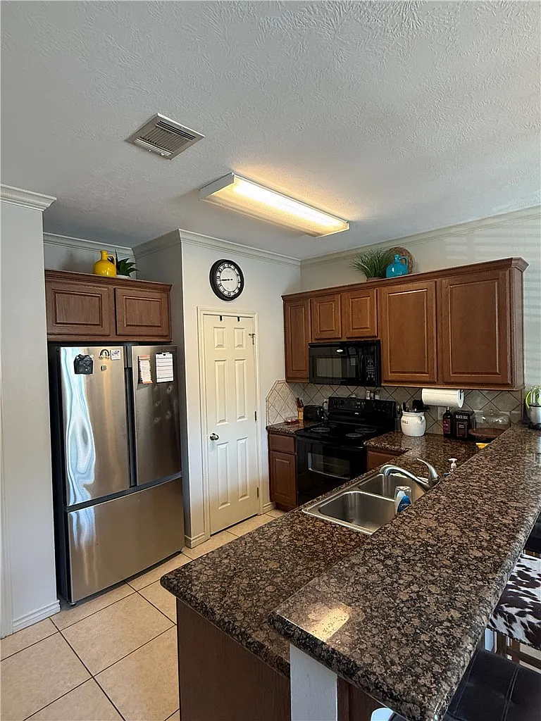 4 bed, 1496 sqft, $775 — Photo 4