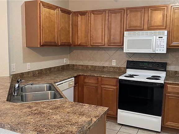 5th image of 6115 Metrowest Blvd Unit 106