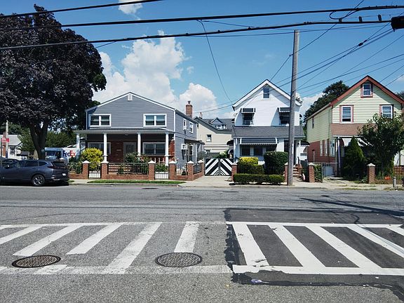 4th image of 10402 214th St