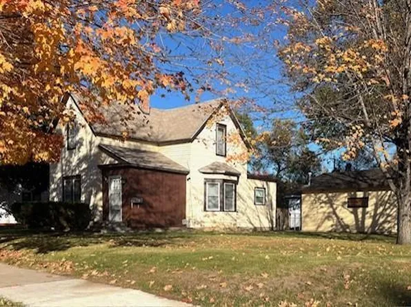 502 3rd St NE, Little Falls, MN 56345