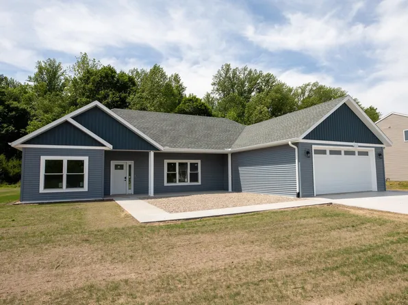 215 Whitetail Ln, Argos, IN 46501