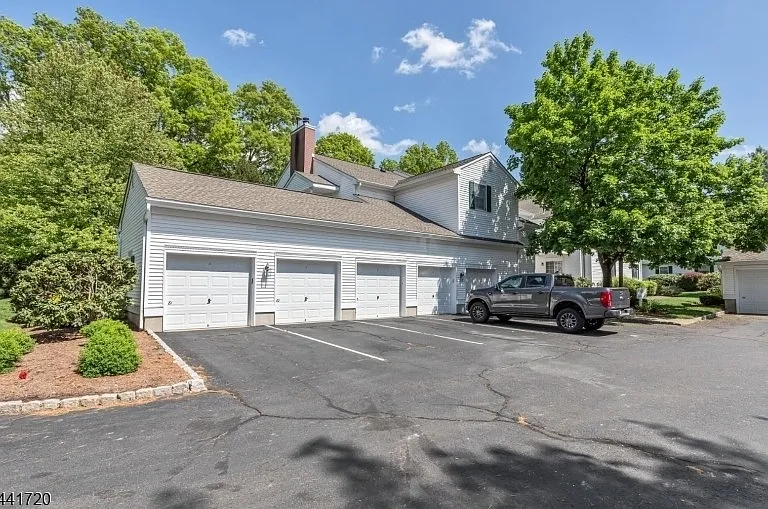 82 Smithfield Ct — Photo 21