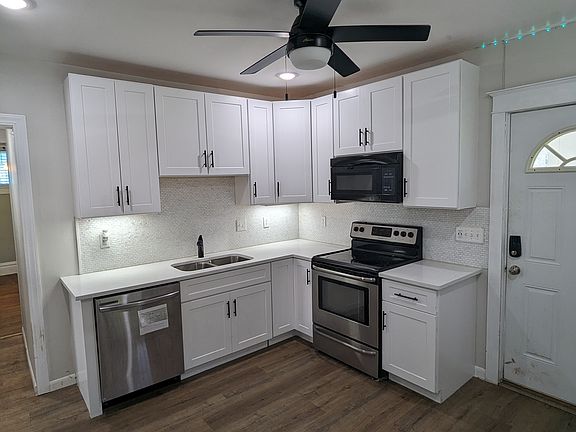 4th image of 1018 N Elmwood Ave