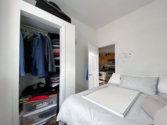 5th image of 13 Saint Marks Pl APT 10
