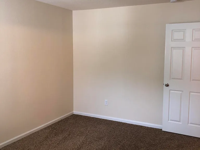 57 Scotch Pebble Dr — Photo 5