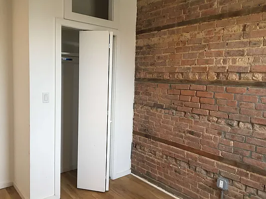 Rented by Zone Corp | media 21