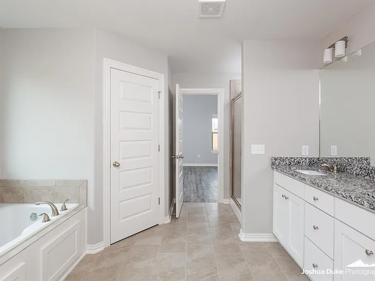 5924 W Mecklin St — Photo 28
