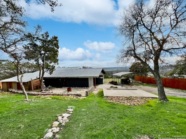 130 Sleepy Mountain Rd, Kerrville, TX 78028