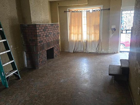 5th image of 5105 Funston St