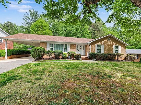 2nd image of 3621 Sawyer Dr