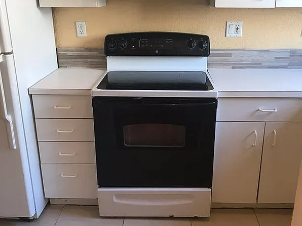 483 NW 84th Ln #483, Miami, FL 33150