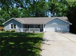 504 Hedgerow Cir, Kearney, MO 64060