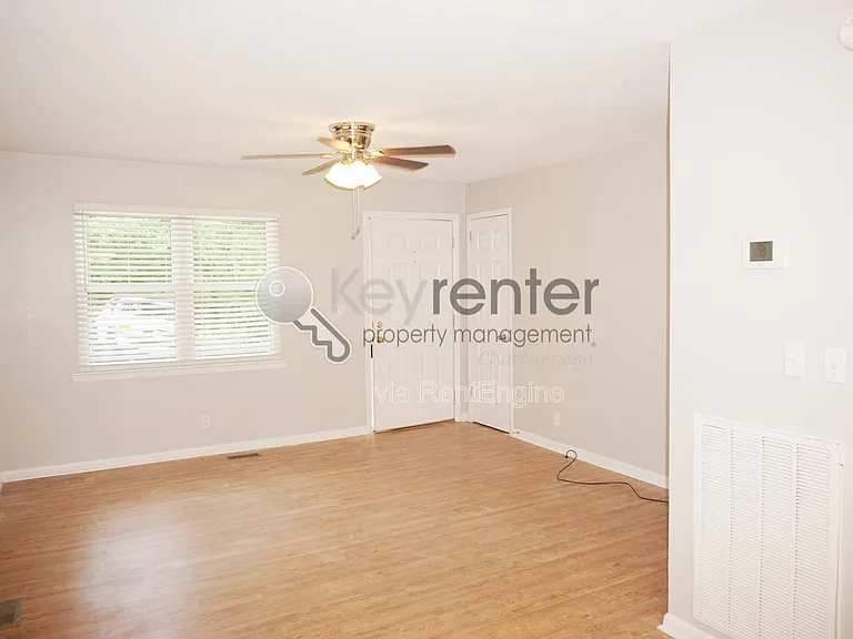 1024 Garnett Ave — Photo 9