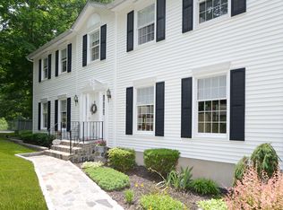 11 Birch Hill Rd, Putnam Valley, NY 10579