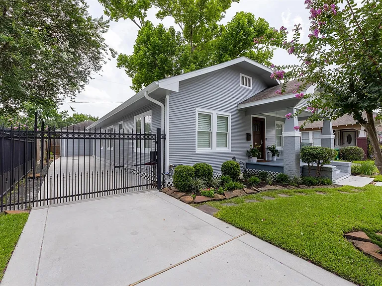 1120 Winston St — Photo 3