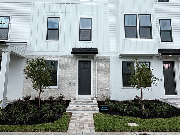3rd image of 15069 Groveside Rd