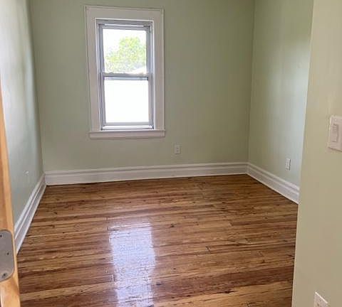 4th image of 10 Tremont Pl Floor 2