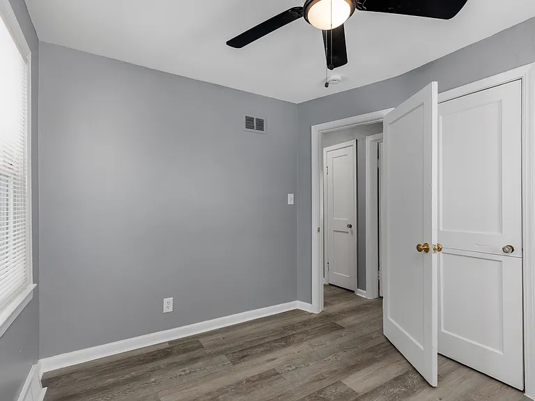 23023 Rosalind Ave — Photo 5