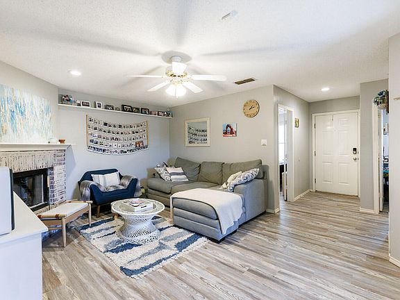 5th image of 1118 La Salle Ave