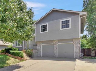 10503 E Countryside Cir, Wichita, KS 67207