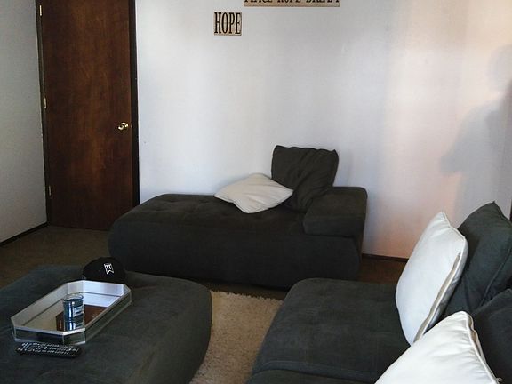 4th image of 564 Baldwin Ave